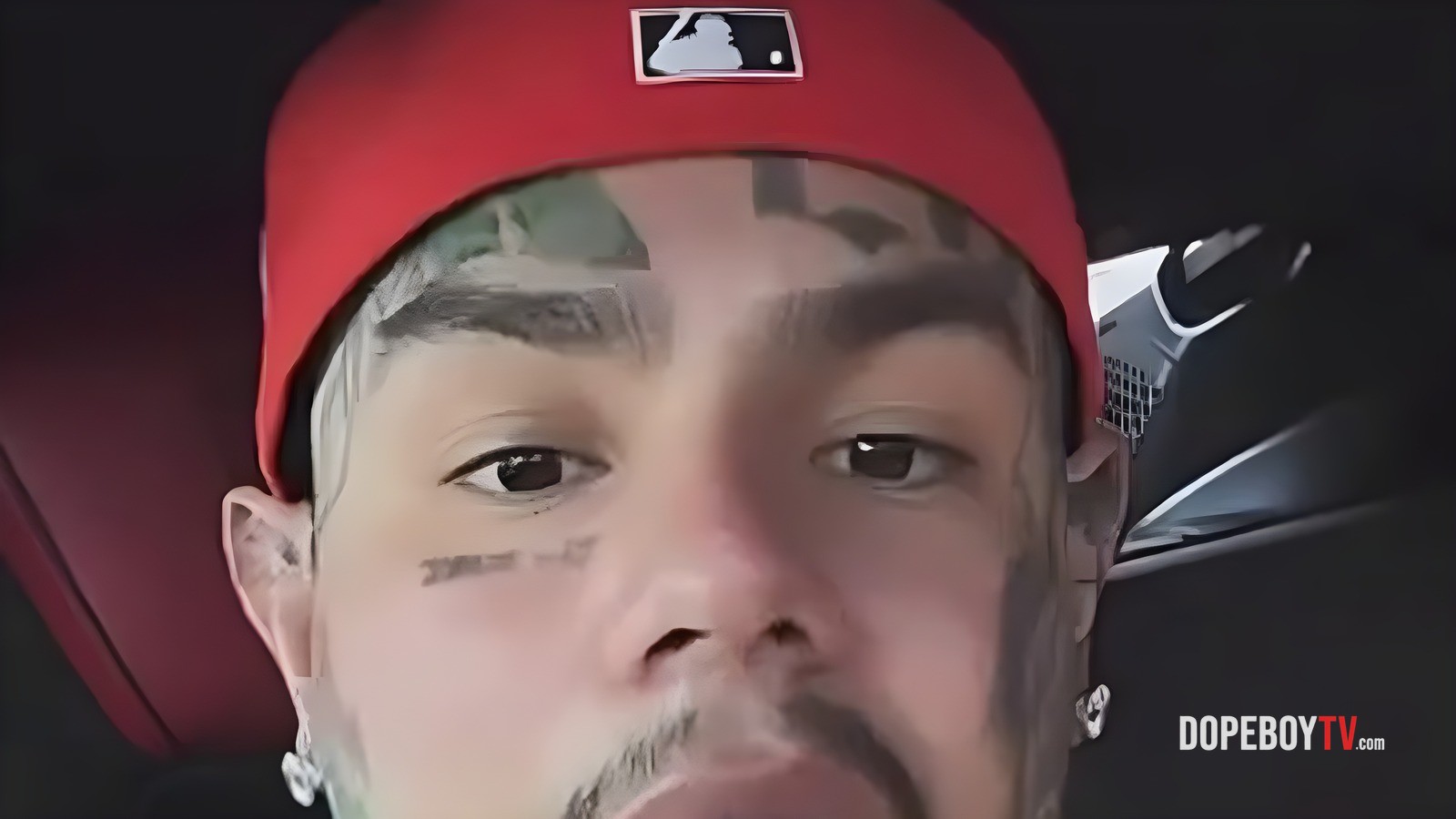 6ix9ine Schools Fans on Real Freedom: "Stop Crashing Out for Dead Rappers