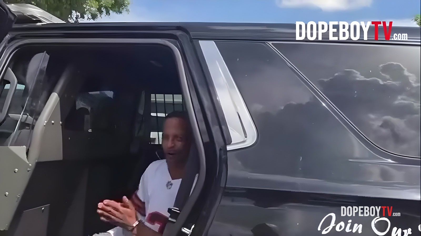 Charleston White Gets a Hug From Cops During Arrest