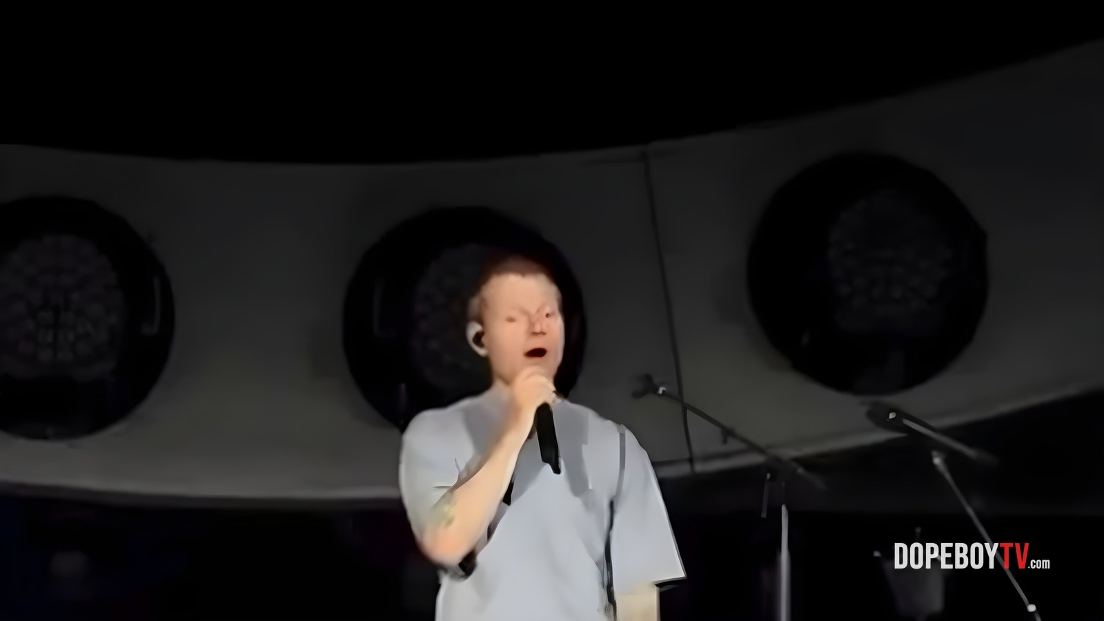 Ed Sheeran Caught Reading an Apology Off a Teleprompter Onstage