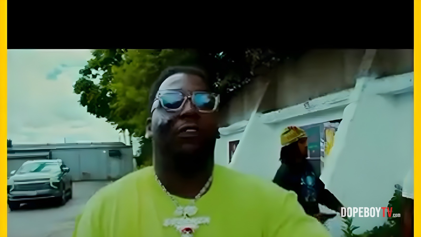 Rio Got The Whole Street Tuned In... Watch What Happens Next