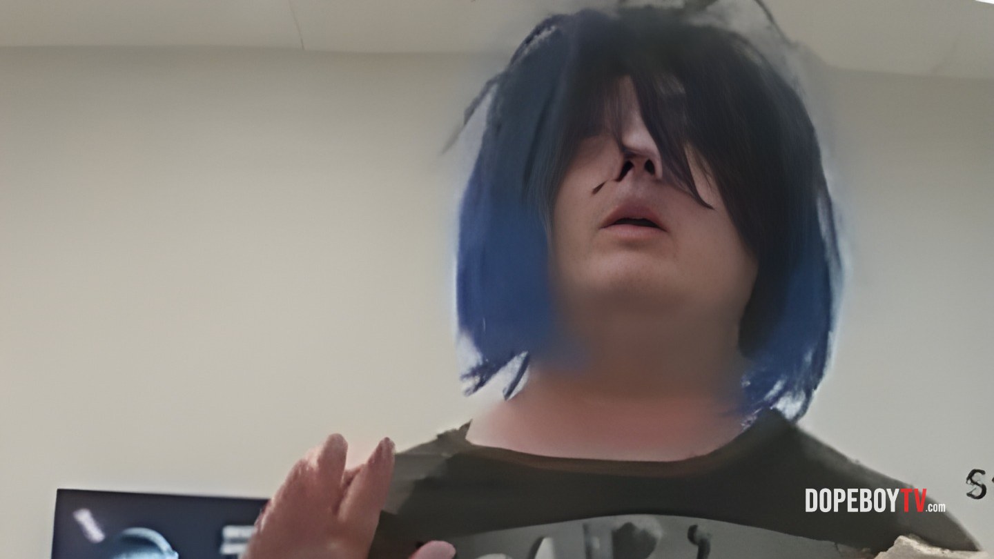 Trans Man has a public freakout for being misgendered!