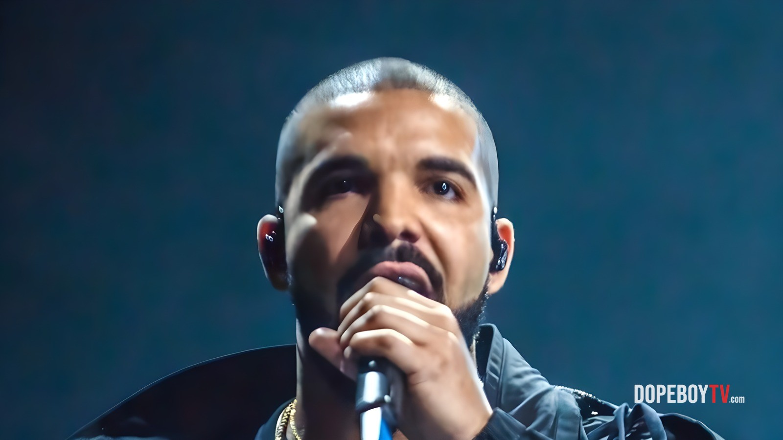 Drake Drops $500k on Cash and Cars for Lucky Ladies at Toronto Bash