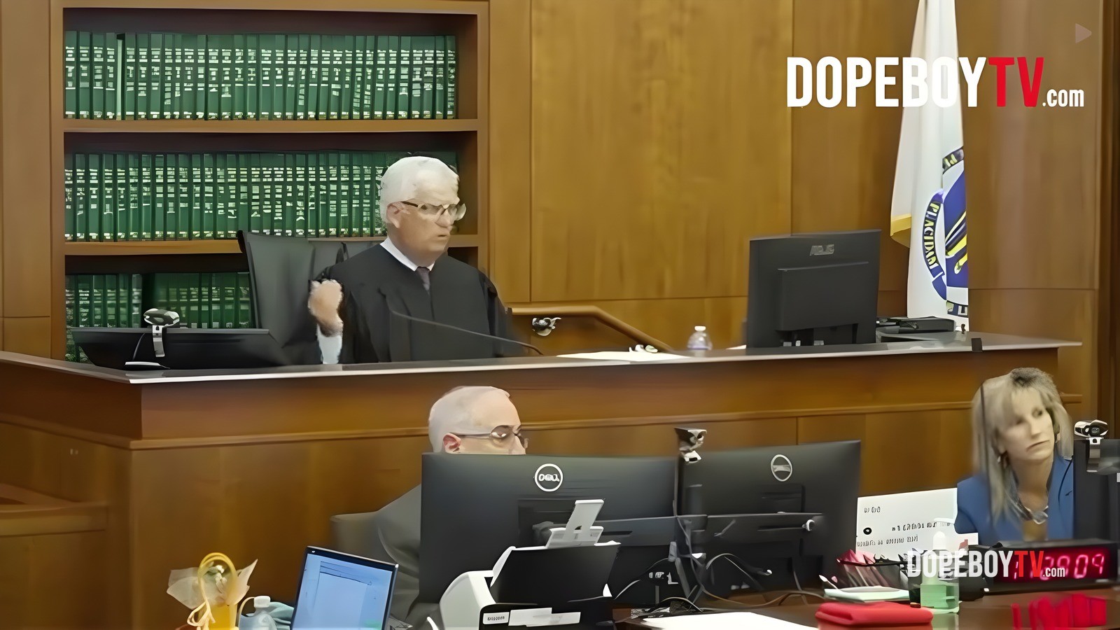 Lindsay Clancy defense attorney asks judge for an hr to make a appeal to the Supreme Court before a mistrial is granted.